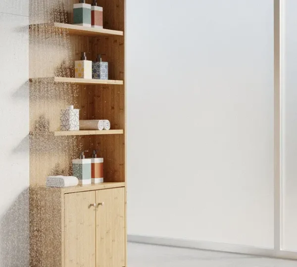 Vue d'ensemble d'une salle de bain moderne économe en énergie avec système de production d'eau chaude optimisé